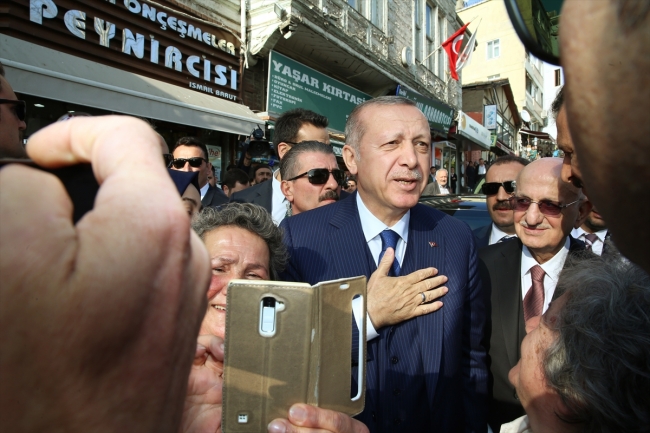 Cumhurbaşkanı Erdoğan, vatandaşlarla sohbet etti